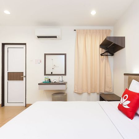 Zen Rooms Pertam Jaya Malacca Ngoại thất bức ảnh